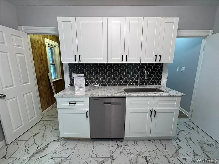 405 W Ferry St #LOWER — Photo 12