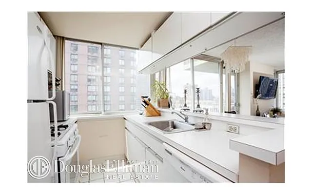 Rented by Douglas Elliman | media 6