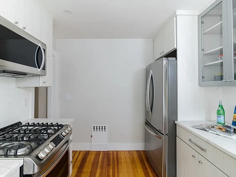 32 Newport St #1 — Photo 9