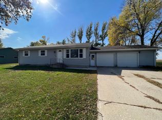 916 Birch Ave W, Hector, MN 55342