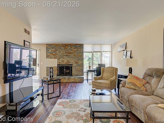 4th image of 1277 Oakwood Ct