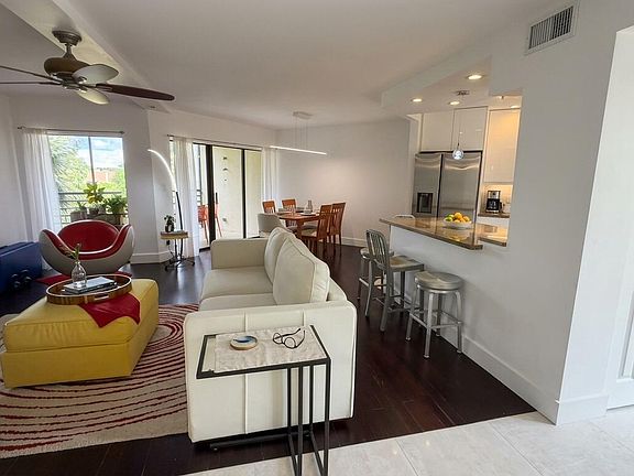 5th image of 5900 Camino Del Sol #302