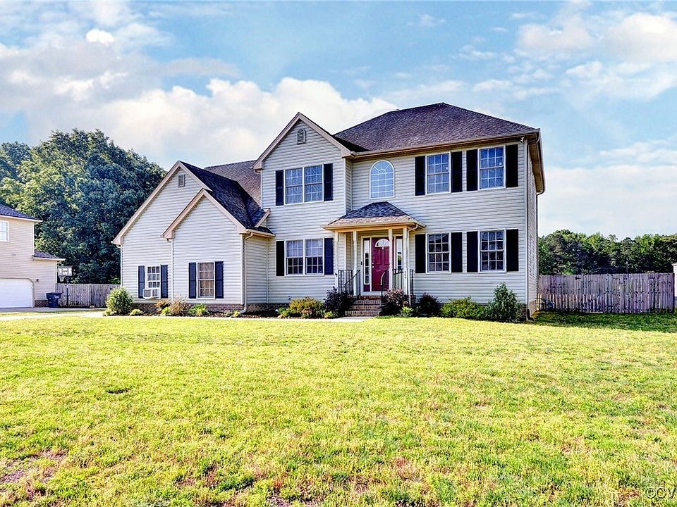 1st image of 800 Canteberry Ln