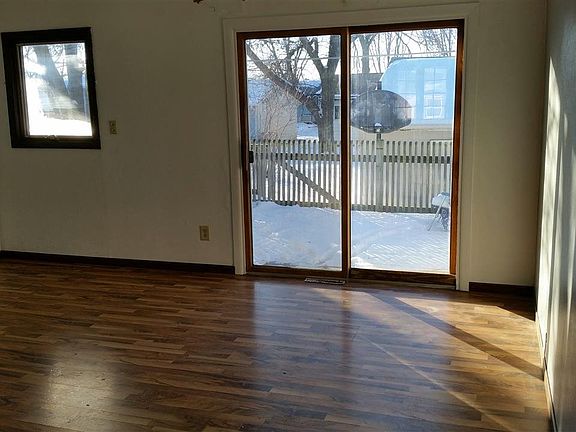 4th image of 1561 Woodmayr Dr