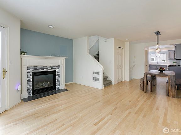 4th image of 730 N 95th Street