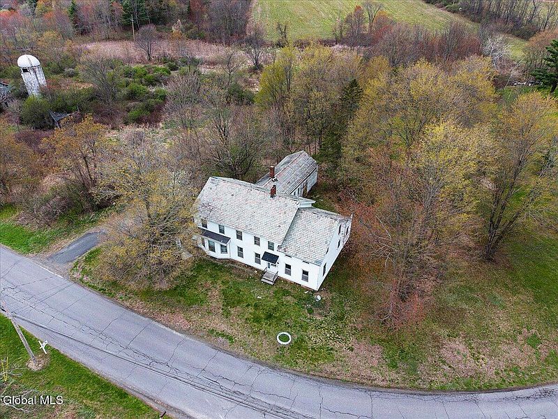 5th image of 79 White Church Road