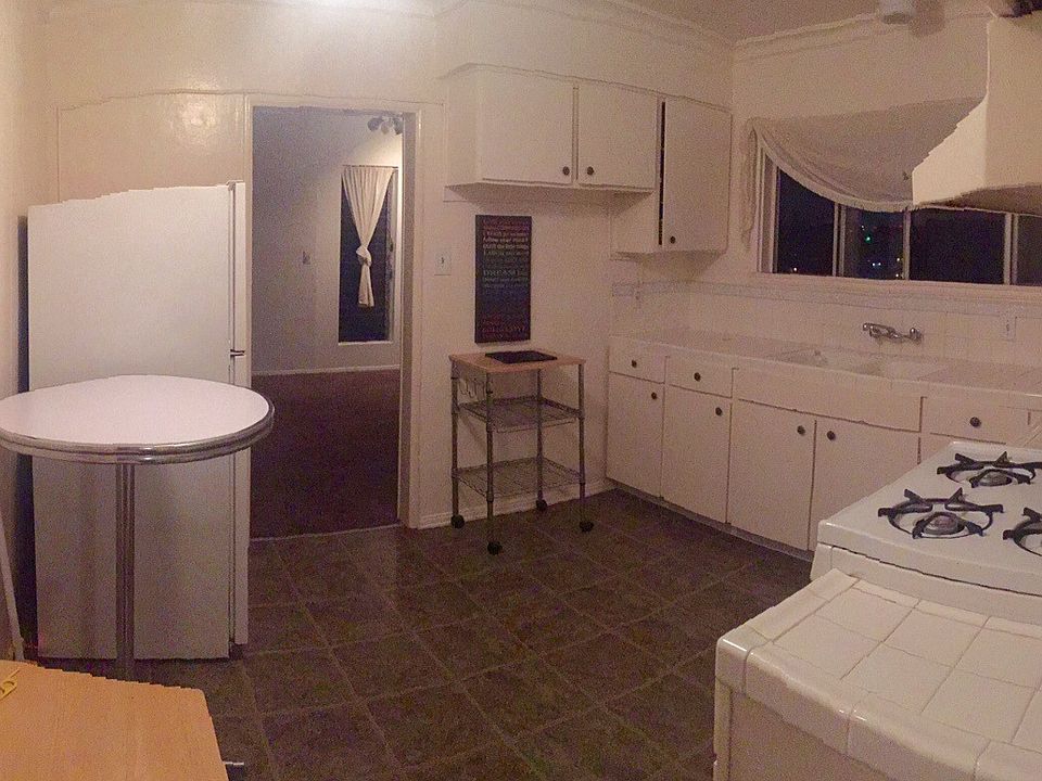 2nd image of 658 W Walnut Ave