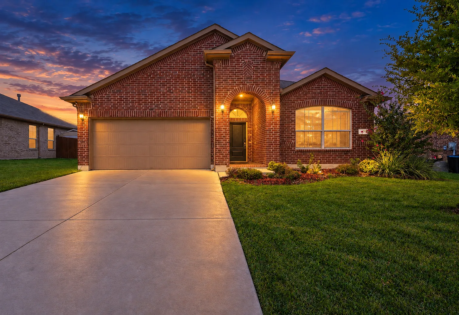 3 bed, 1998 sqft, $2,400 — Photo 1