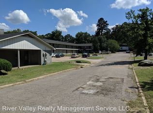497 W 19th St, Russellville, AR 72801