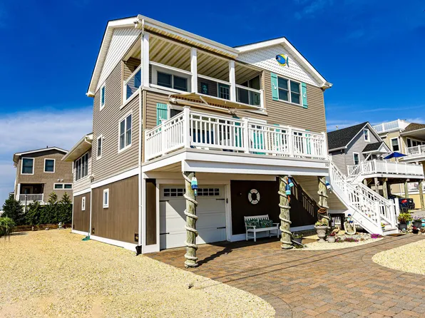 387 N 9th St, Surf City, NJ 08008
