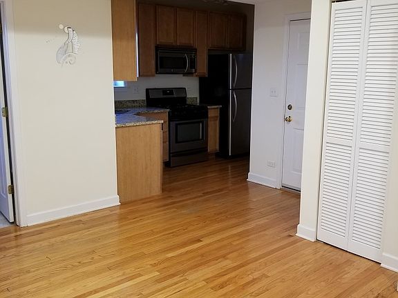 4th image of 6345 N Washtenaw Ave #3