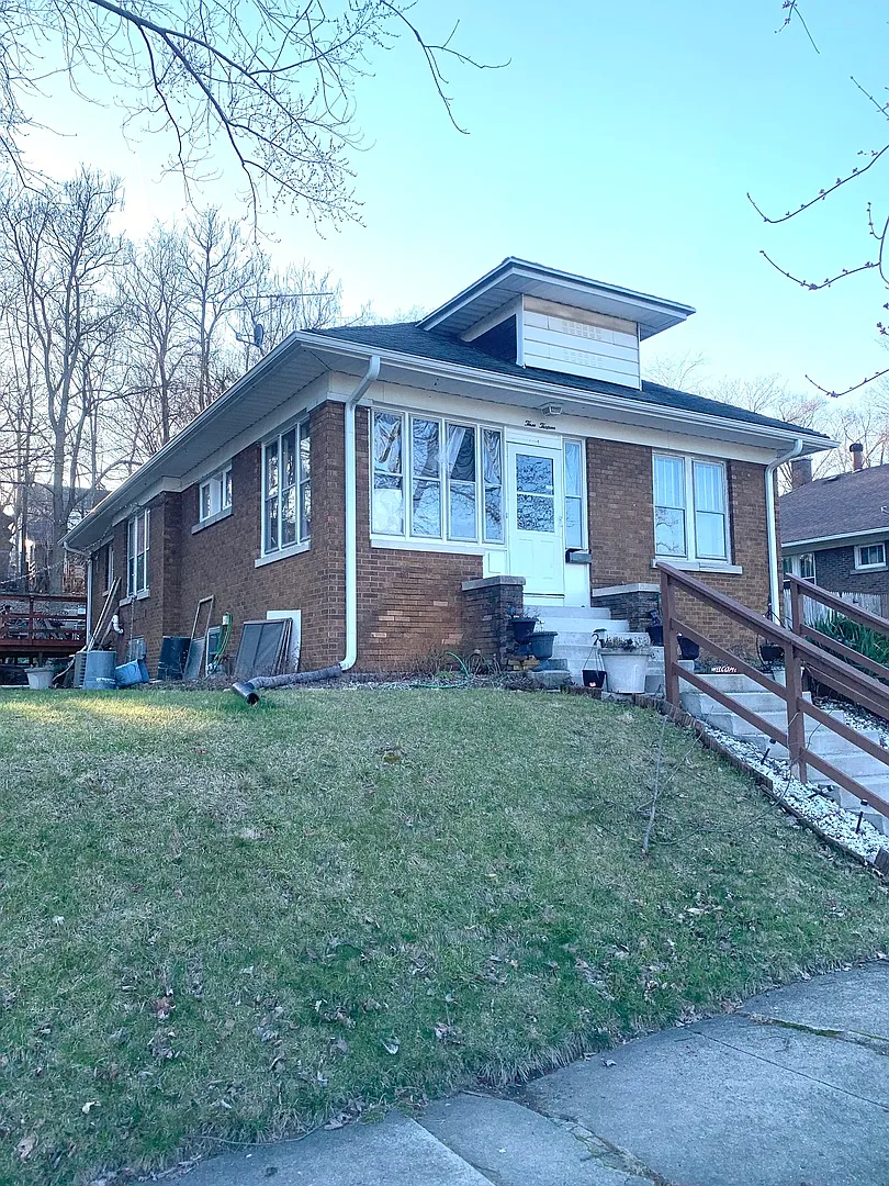 313 Illinois St photo 1