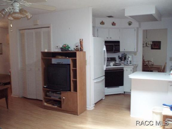 5th image of 3062 N Tamarisk Ave
