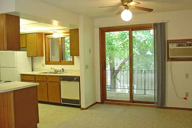 366 Westchester Sq N — Photo 5