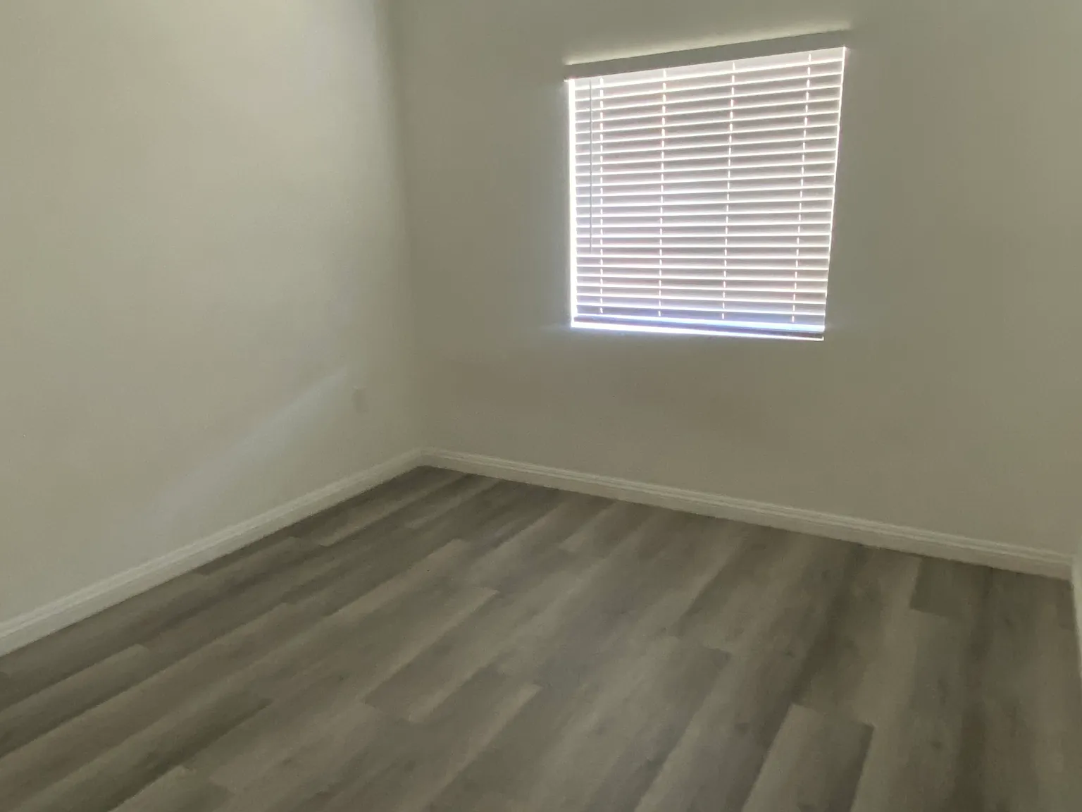 3 bed, 1000 sqft, $2,395 — Photo 4