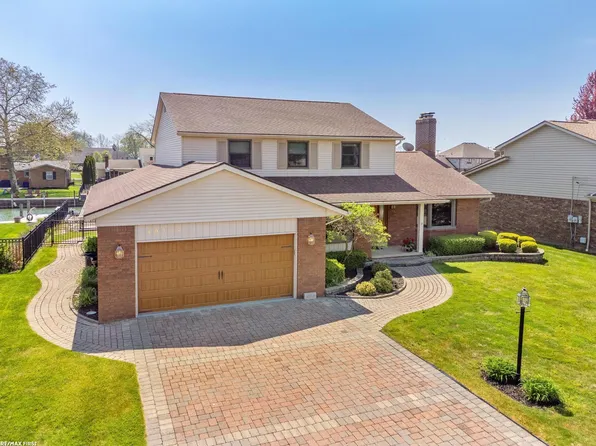 49708 Nautical Dr, Chesterfield, MI 48047