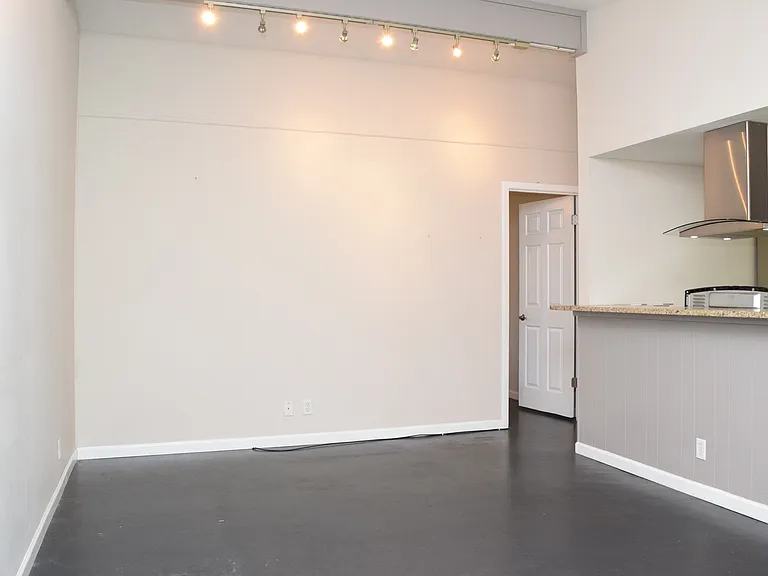 5601 Woodrow Ave #102 — Photo 4