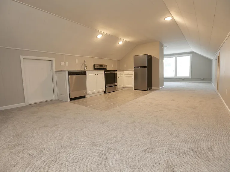 4000 Woodlawn Dr #B — Photo 11
