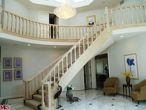 4th image of 808 N Bedford Dr