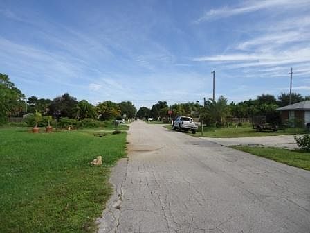 4th image of 385 S 11th Court