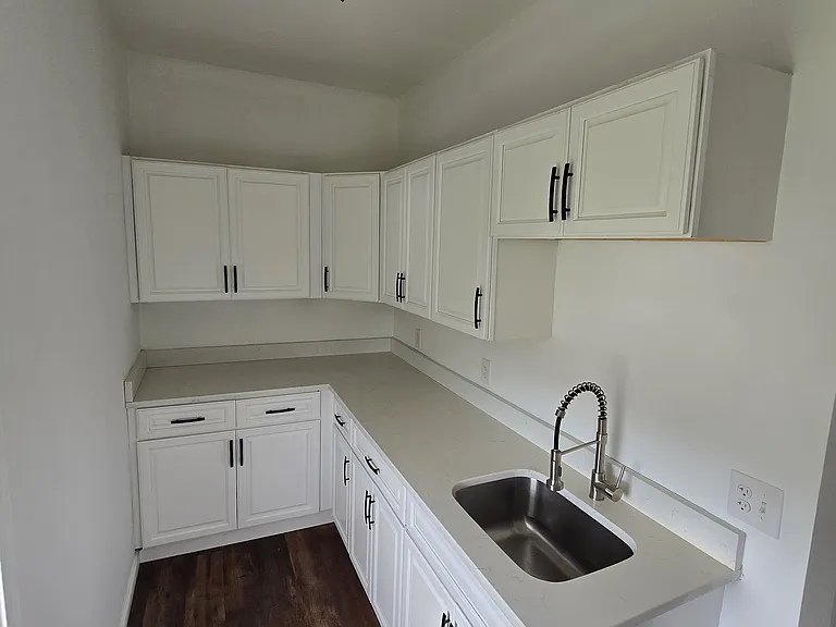 38 Fox St #3 — Photo 18