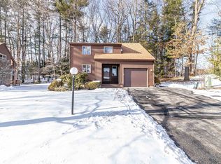 12 Grimsby Ln, Nashua, NH 03063