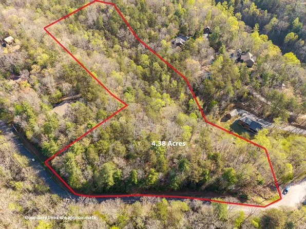 4.38 Mountain Tops Ct #A, Blue Ridge, GA 30513