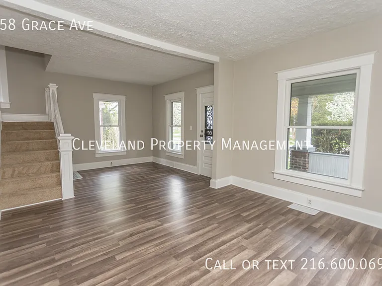 558 Grace Ave — Photo 18