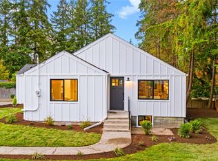 8182 NE 165th St, Kenmore, WA 98028