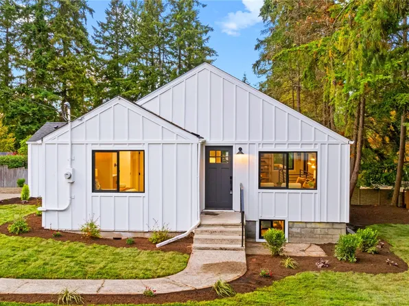 8182 NE 165th Street, Kenmore, WA 98028