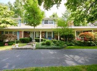 3138 Gilbert Ridge Dr, West Bloomfield, MI 48322