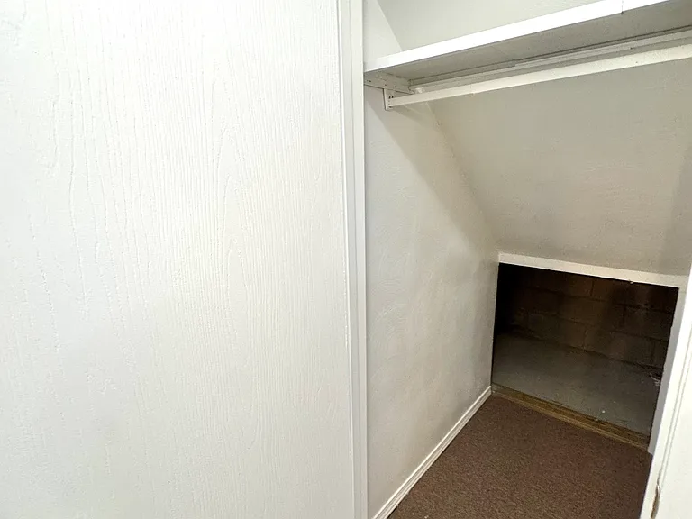 4 Lilac Ct - Storage Closet