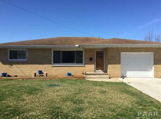 1507 N 12th St, Pekin, IL 61554