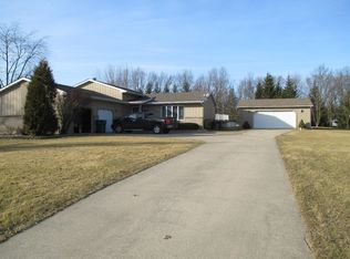 429 Split Rail Ct, Valparaiso, IN 46385