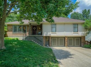 1817 SW Bird Ct, Blue Springs, MO 64015
