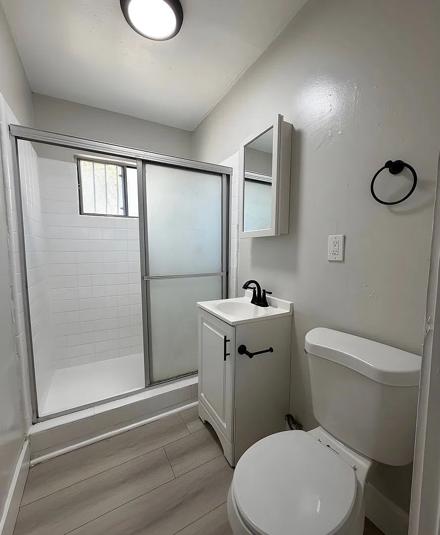Studio, 1.0 bath, $1,150 — Photo 3
