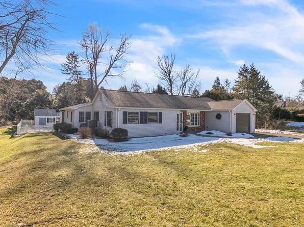 25 Chileab Rd, South Hadley, MA 01075