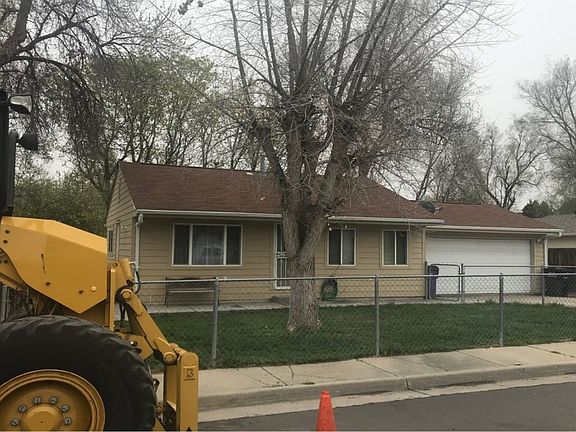 3rd image of 2650 S Clay St