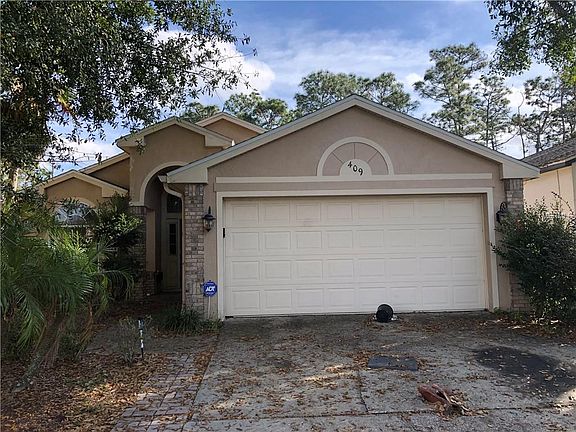 2nd image of 409 Woodbury Pines Cir