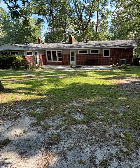 1810 Catawba St — Photo 3