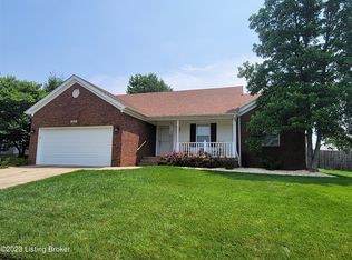 7007 Spring Vista Ct, Louisville, KY 40229
