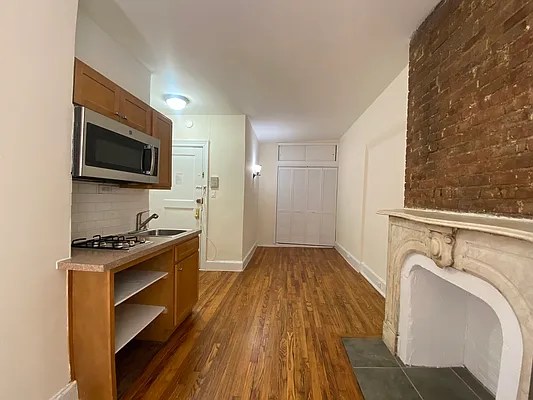 Rented by City Connections Realty | media 7