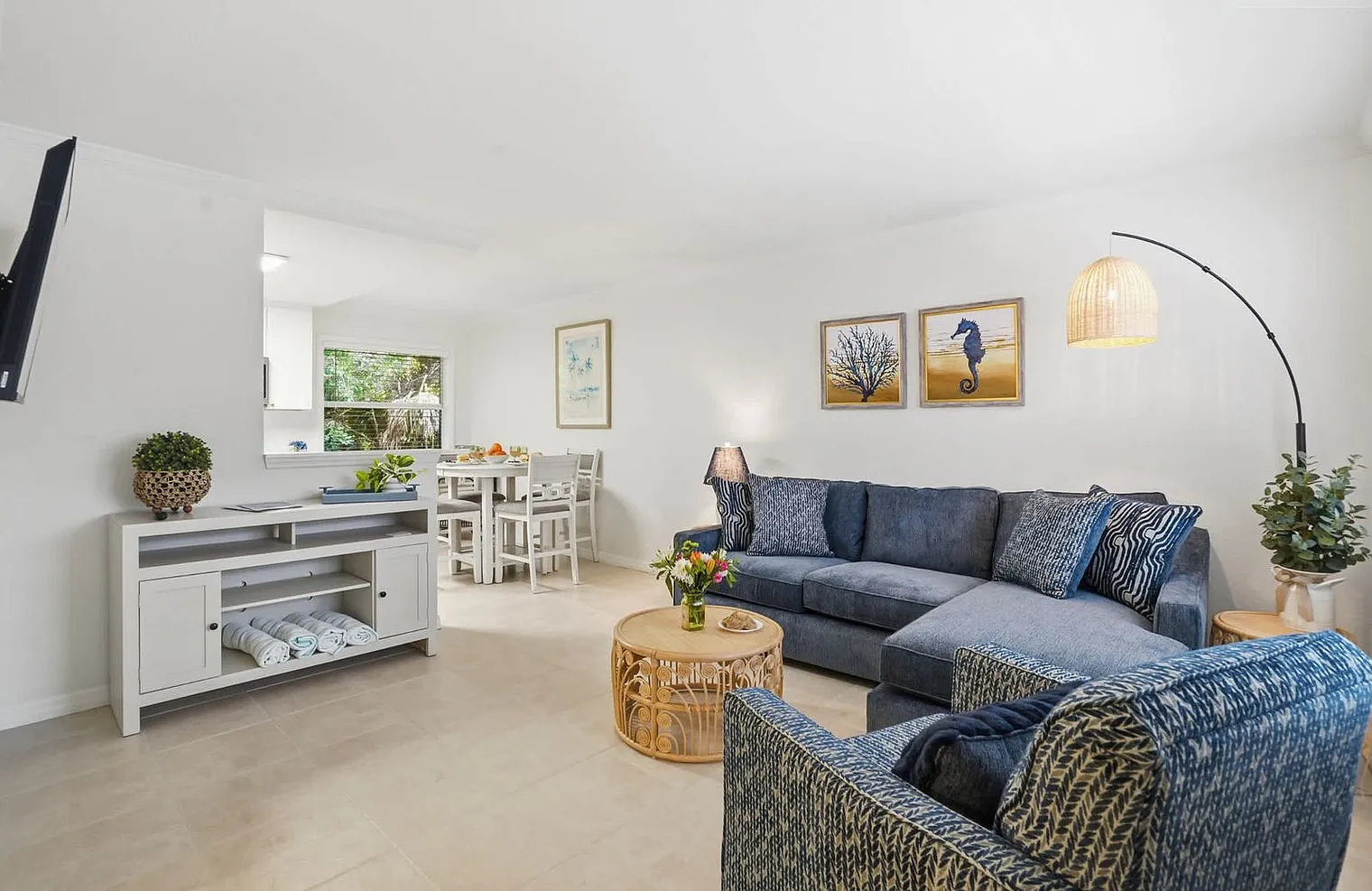 1 bed, 1.0 bath, 635 sqft, $2,026 — Photo 1