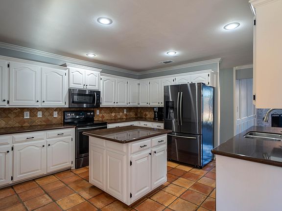 3rd image of 5314 84th St