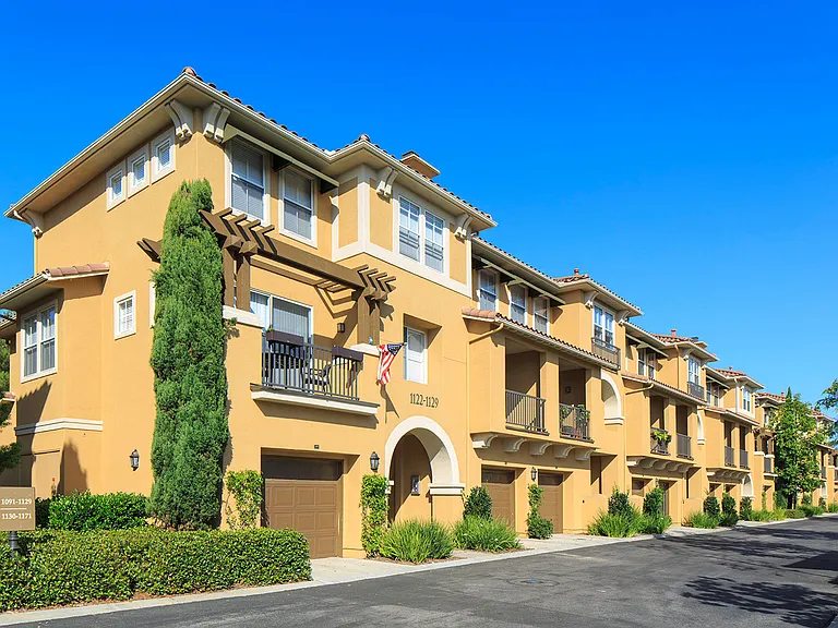 Newport Bluffs Apartment Village — Photo 24