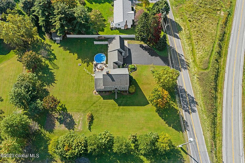 3rd image of 101 Smith Road Spur