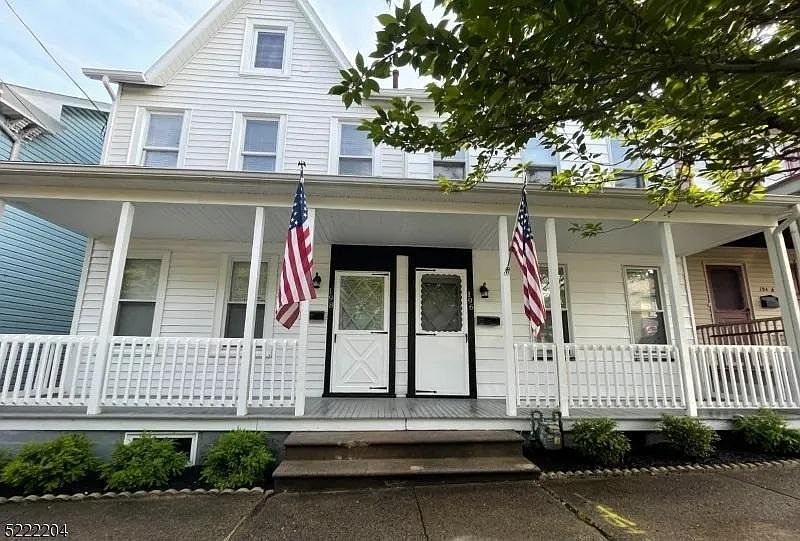 1st image of 196 Lewis St
