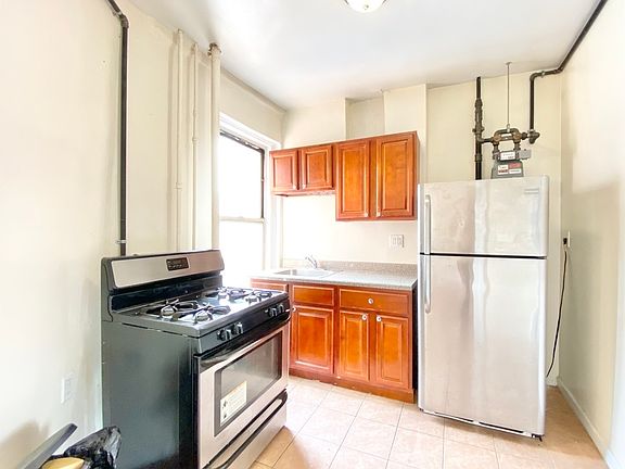 4th image of 133 W 145th St #511