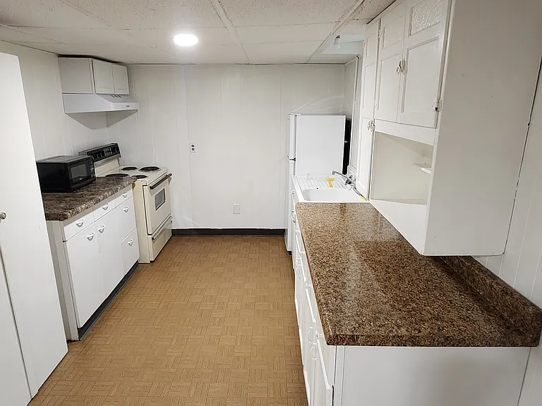 619 S Armstrong Ave #3 — Photo 2
