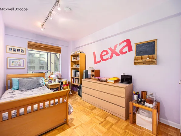 45 West 54th Street image 9 of 12